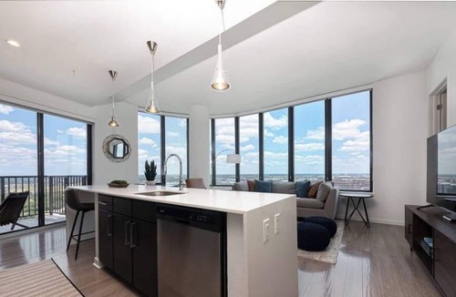 Texas Medical Center Apartment | The Modern Chic | TMC | RICE | Hermann Park | NRG