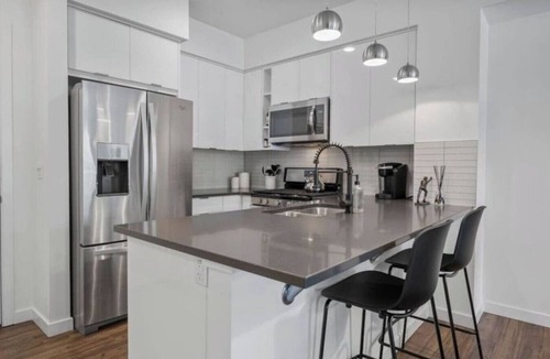 Southwest Calgary Apartment | "The Monopoly" UG Parking | Mins to Saddledome