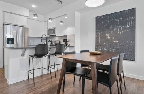 Southwest Calgary Apartment | "The Monopoly" UG Parking | Mins to Saddledome