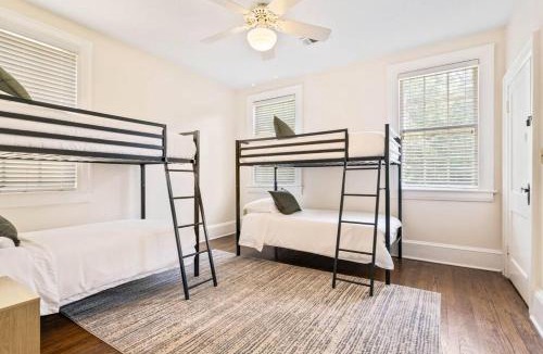 Montgomery House | The Montgomery Manor - 5 Bedroom 4 Bath with Pool and Garage