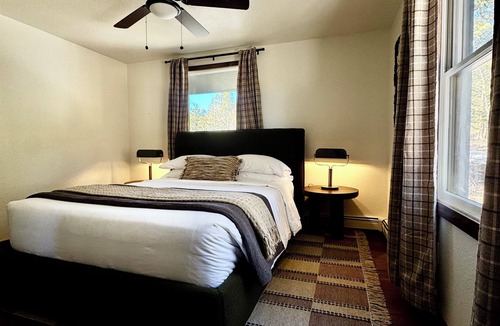 Black Hawk Cabin | The Moonrise Overlook Lodge- Black Hawk, Colorado