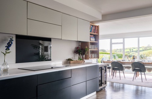 Kingsbridge Cottage | The Moorings - a house that sleeps 8 guests in 4 bedrooms