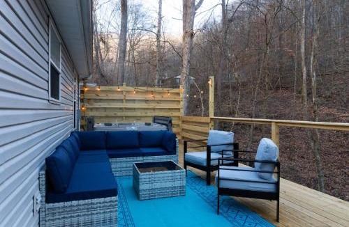 Beauty House | The Mountain Magnolia-Hot Tub on Private Deck
