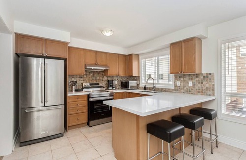 Mount Pleasant House | The Mt Pleasant Residence - Your Cozy Away-HOME - *Free Parkg*Workspace*GO-Stn
