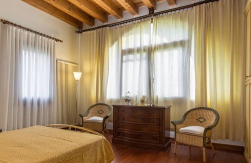 Castegnero Apartment | The Mulberries three bedroom and two bathroom apartment