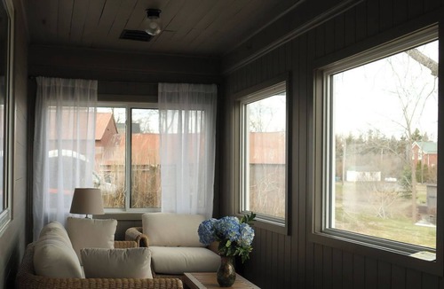 Wolfe Island House | The Mullin House on Wolfe Island - Waterfront, Accommodates 10