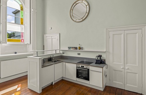 Kingsbridge Cottage | THE MUSIC ROOM, romantic, luxury holiday cottage in Aveton Gifford