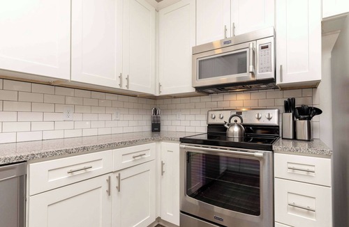 Seven Springs Apartment | The Nashville V Vibe 8818