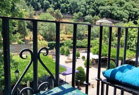 San Pedro Apartment | The Nasrid - Apartamento con balcón frente a la Alhambra - Vistas desde la cama