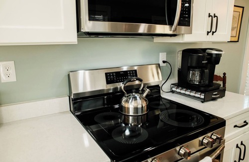Millersburg House | The Neal House: Charming & Historic 3 Bedroom House