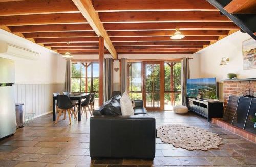 Beechworth House | The Nest Rustic Lodge-Style Hideaway