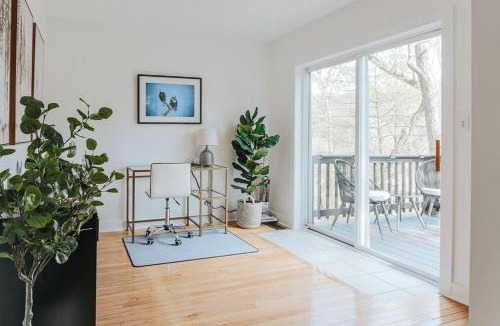 Berkeley Springs House | The Nest - Soaking Tub & Views - Stay with Branch