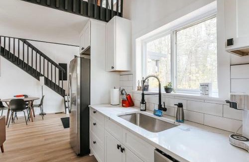 Berkeley Springs House | The Nest - Soaking Tub & Views - Stay with Branch