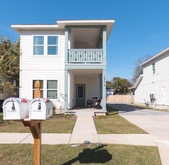 Southeast Pensacola Apartment | The Nesting Cottage