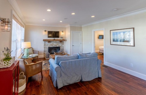 Yachting Village Apartment | The Newport Lofts - 546 Thames Street