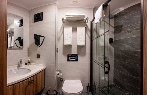 Kucukcekmece Hotel | The Nirvanas Hotel