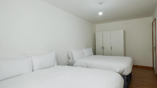 Old Trafford Apartment | The No 10