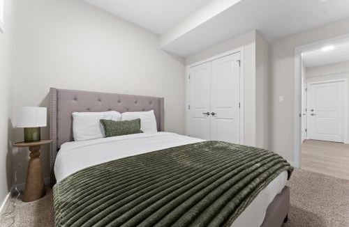 Southeast Edmonton Apartment | The Nook - 2 Bedrooms 20 mins from airport Games Coffee