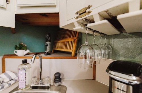 Lacey Apartment | The Nook, a craftsman studio with everything you need
