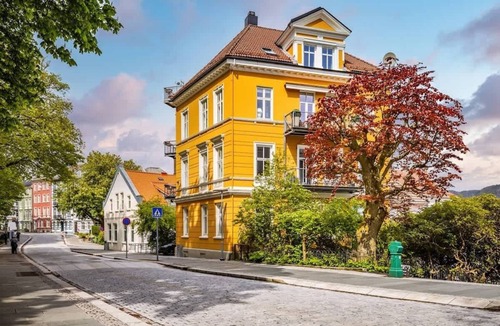 Bergen City Centre Apartment | The Nordnes Dream - Historical 1896 Residential
