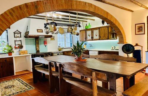 Avis House | The Oak Tree Farm - Open Plan Layout by Portus Alacer