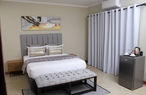 Gaborone Bed & Breakfast | The Oak Tree House