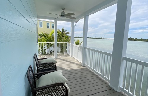 Bay Point House | The oasis-waterfront house