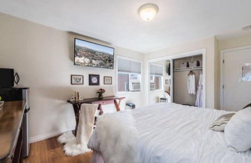 Brea House | The OC Delight with a Private Entrance & Parking