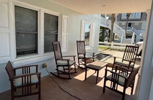 Surfside Beach House | The Ocean House