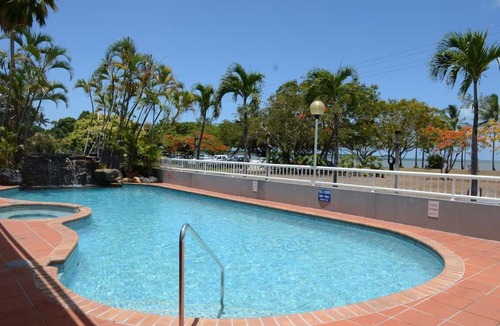 Cairns North Hotel | The Oceanfront
