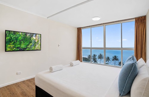 Cairns North Hotel | The Oceanfront Cairns