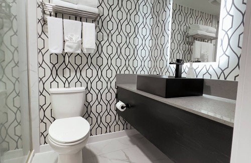 Davis Bay Hotel | The Oceanside, a Coast Hotel