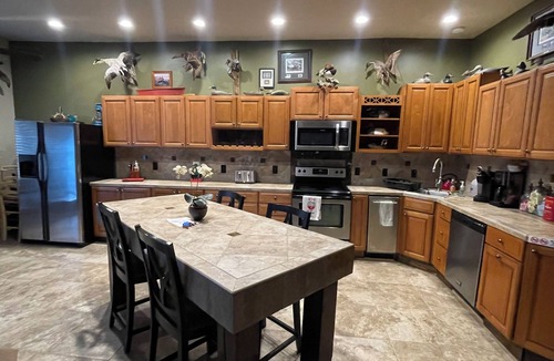 Venice House | The OffCall Spacious 4-bedroom home away from home in the heart of venice La