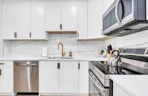 Killarney House | The Olaf in Trendy Killarney - Close to Everything