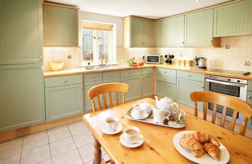 Kingham House | The Old Bakery