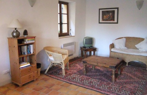 La Bastide-d'Engras Cottage | The Old Barn in the village of La Bastide d'Engras near Uzes