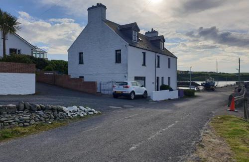 Drummore Bed & Breakfast | The Old Cornstore a beautiful Suite overlooking the sea