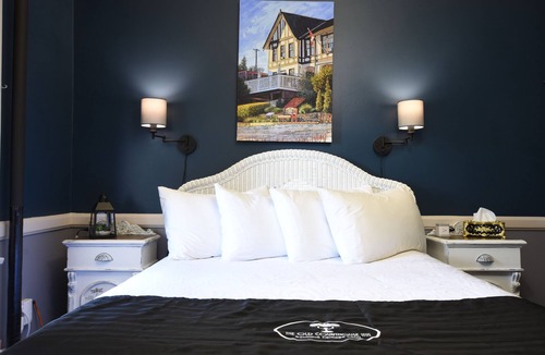Historic Powell River Townsite Hotel | The Old Courthouse Inn