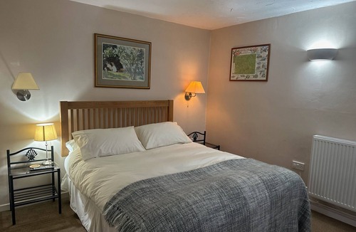 Hawkchurch Hotel | The Old Inn