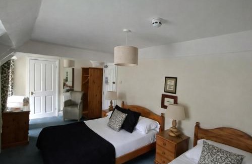 Mullion House | The Old Inn