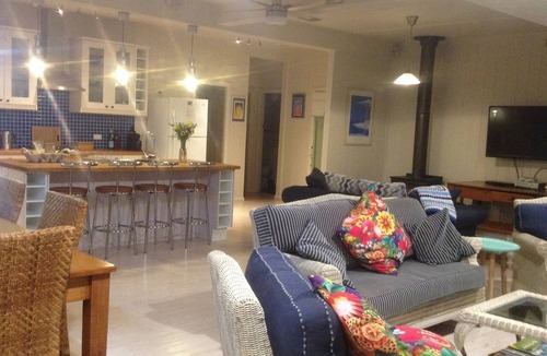 Currarong House | "The Old School House"