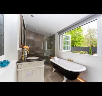 Glentunnel Apartment | The old shearers quarters