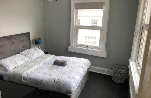 Bath House | The Old White Hart Brewery Guesthouse