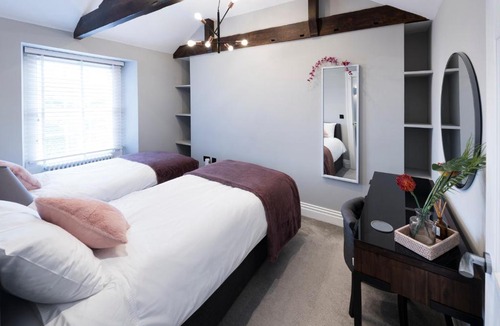 Bath Apartment | The Old Wine Merchant's House