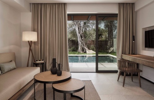 Messonghi Hotel | The Olivar Suites