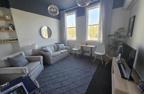 Oamaru Apartment | The Opera View Suite