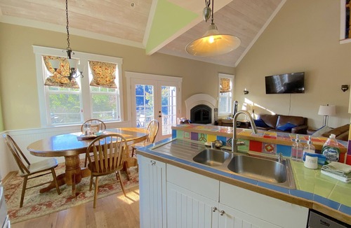 Eastsound House | The Orchard at Lovers Lane and Enchanted Forest. Hot Tub, Pets Welcome