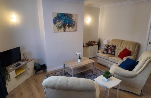 Chester-le-Street House | The Orchards- Rural Family & Work Friendly Home Near Durham