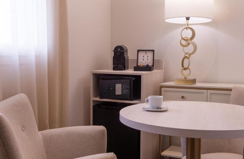 La Chapelle-Saint-Mesmin Hotel | The Originals Boutique, Parc Hôtel, Orléans Sud