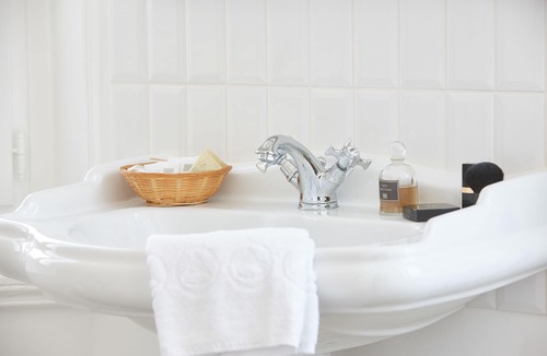 Saint-Valery-sur-Somme Hotel | The Originals Boutique, Hôtel La Colonne de Bronze